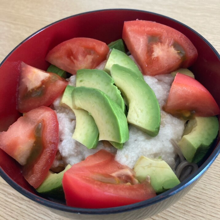 アボカドトマト納豆とろろそば